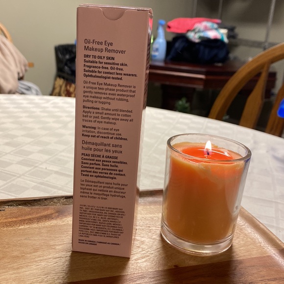 Mary Kay Oil-Free Eye Makeup Remover!💓 - Picture 2 of 3
